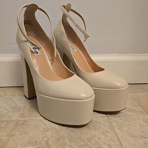 Steve Madden Women's Skyrise Platform Beige Heels Size 8.5M